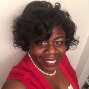 Meet your Posher, Makeva